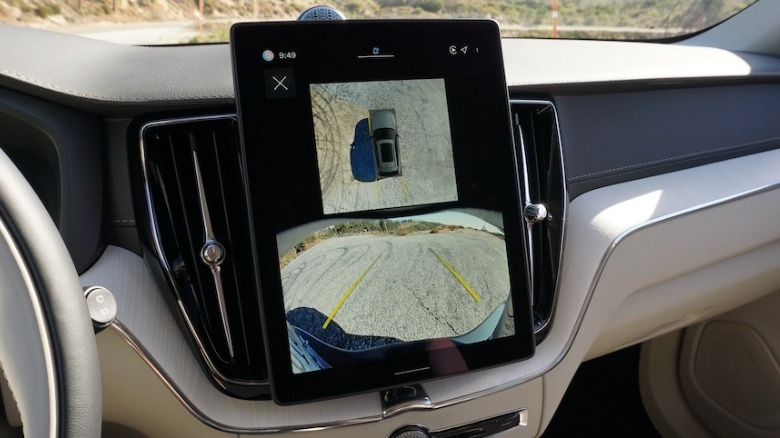 2026 Volvo XC60 B5 360-degree camera