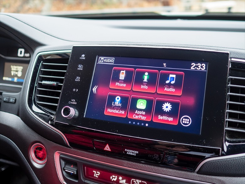 2021 Honda Ridgeline Sport infotainment touchscreen