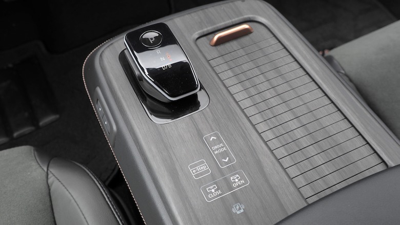 Ariya center console