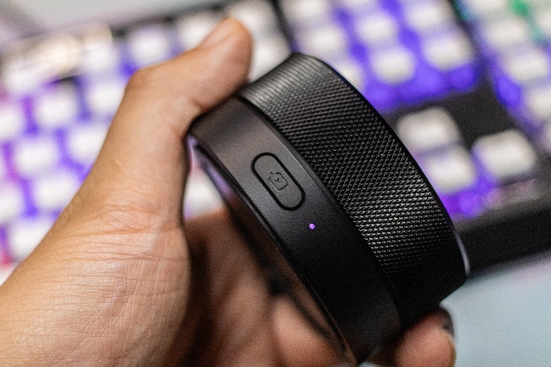 Razer Wireless Control Pod in hand