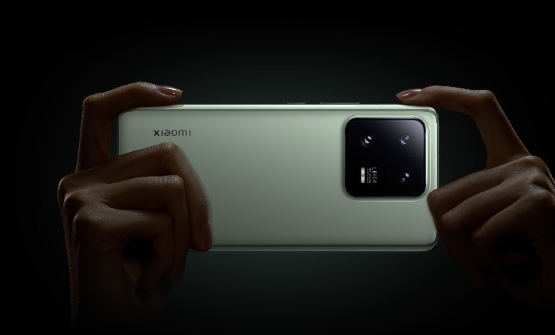 Xiaomi 13 Pro in the hands of a user.