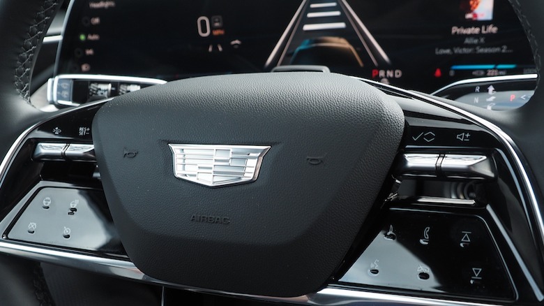 Lyriq steering wheel controls