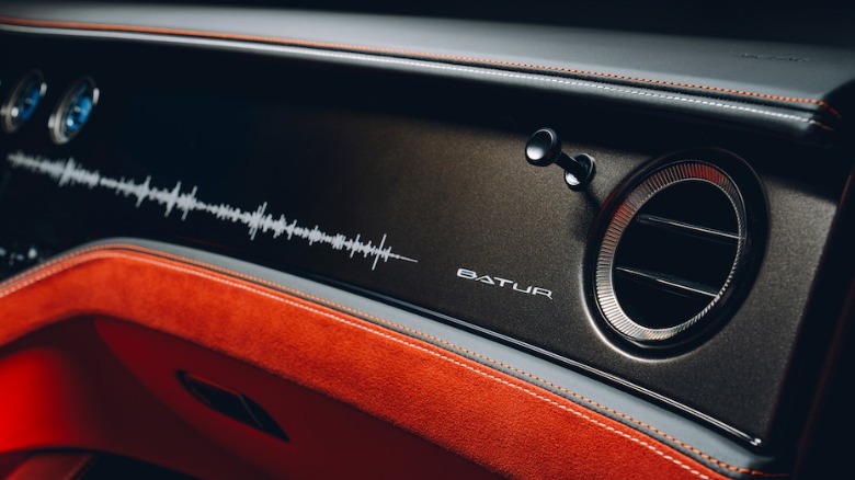 Bentley Mulliner Batur dashboard graphics