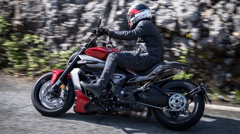 Riding the XDiavel