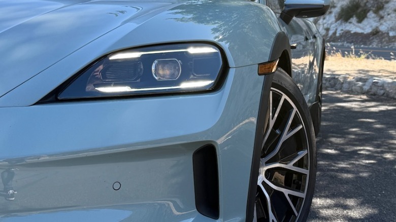 2025 Porsche Taycan Cross Turismo headlight