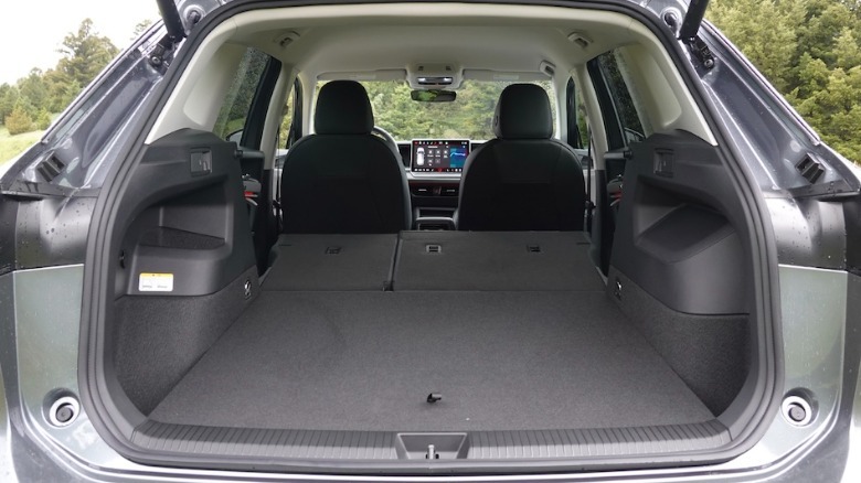 2025 Tiguan trunk