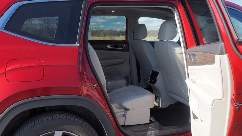 Second row captain's chairs