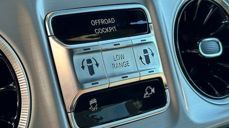 Mercedes-Benz G 580 off-road dashboard buttons