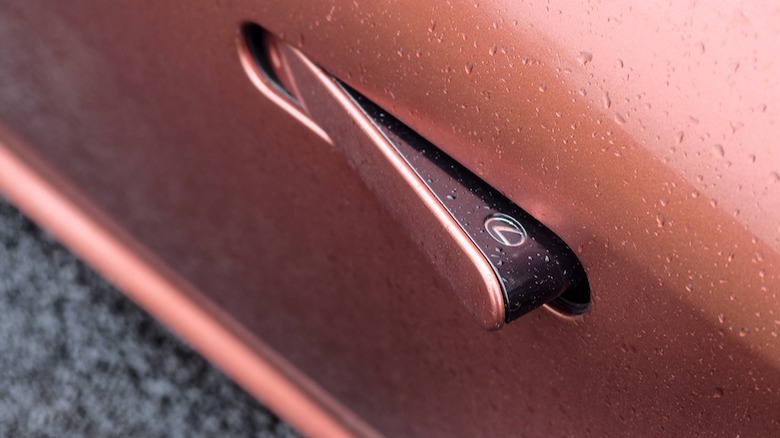 Pop-out door handle with Lexus logo