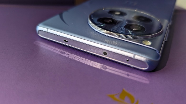 light reflecting on table