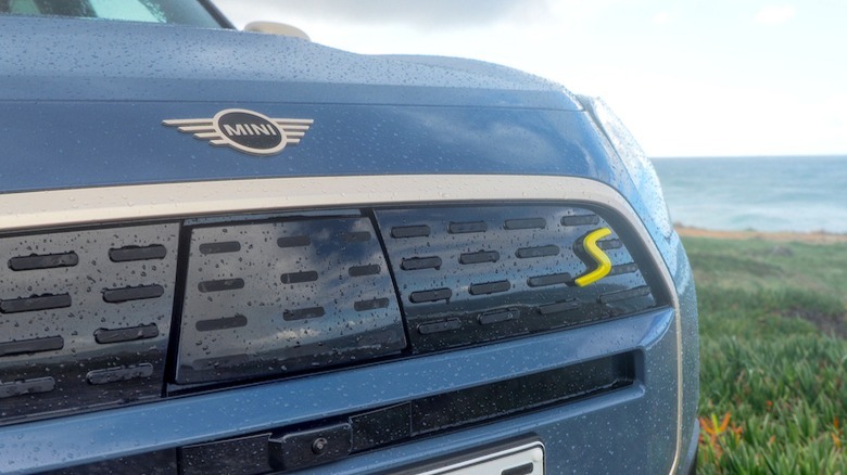 MINI badge and S logo