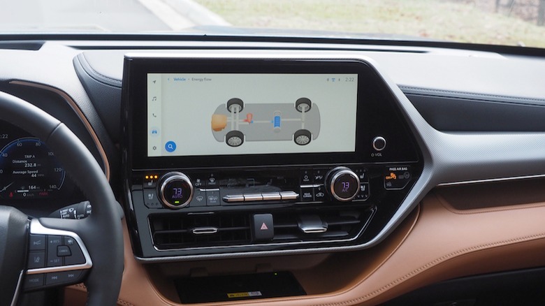 Highlander Hybrid UI