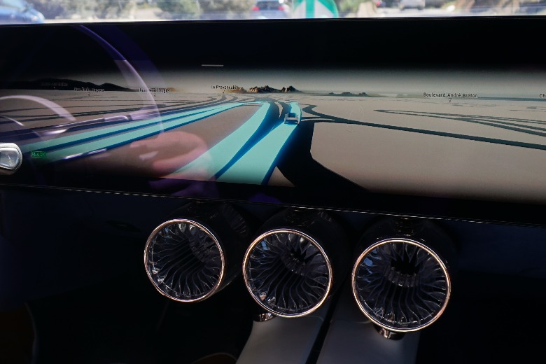Mercedes-Benz VISION EQXX navigation