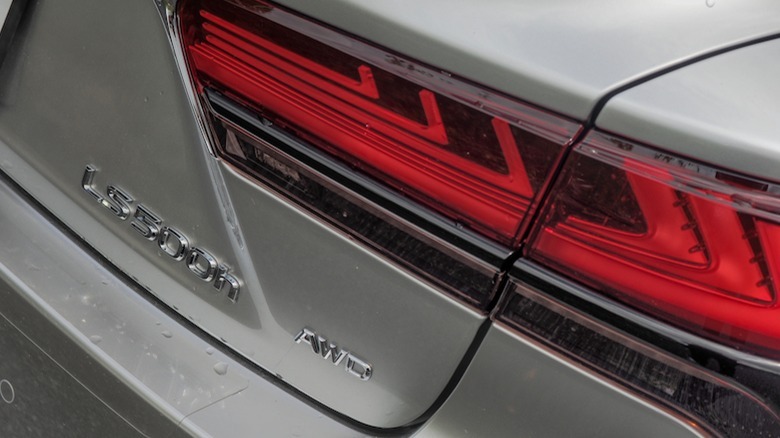 2024 Lexus LS 500 rear light cluster