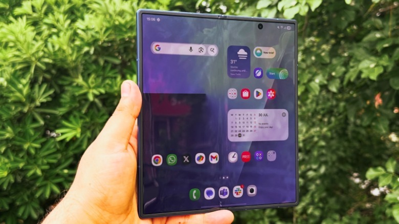 Inner panel of Samsung Galaxy Z Fold 7.