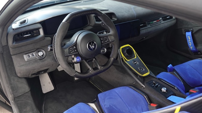 GT2 Stradale driver controls