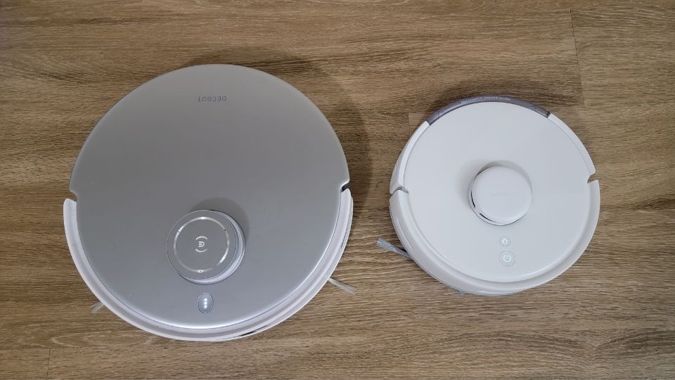 switchbot k10+ next to ecovacs deebot t20 omni