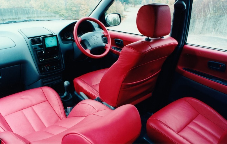 Toyota Picnic interior