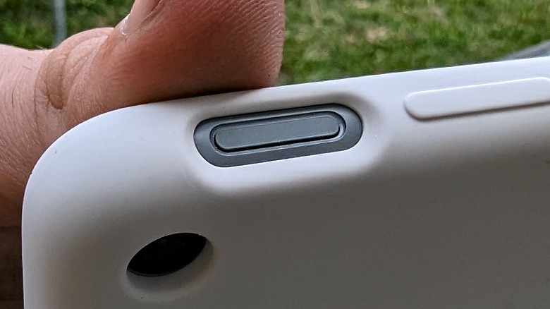 Google Pixel Tablet fingerprint scanner power button