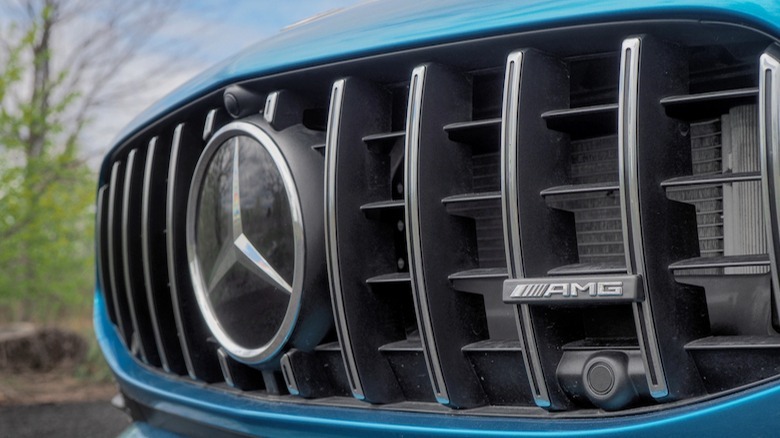 AMG CLA 35 grille