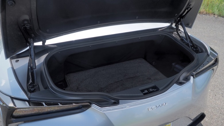 LC 500 Convertible open trunk