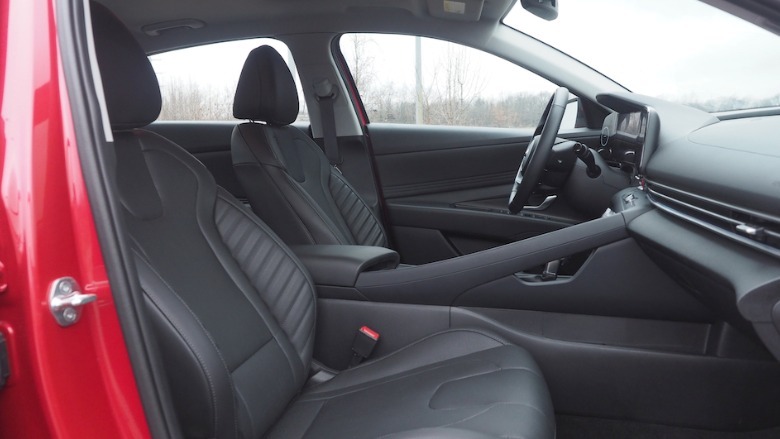 2023 Elantra front seats