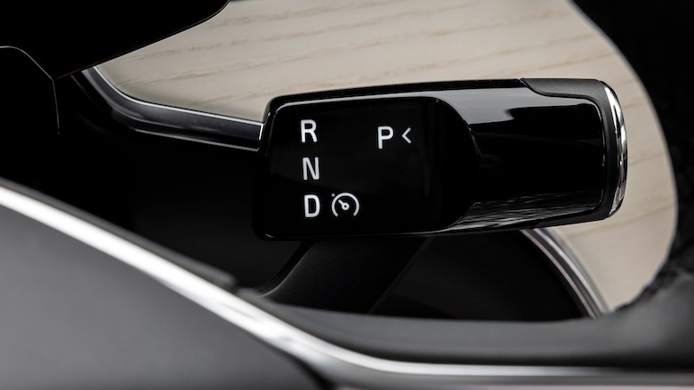 2025 Volvo EX90 shifter