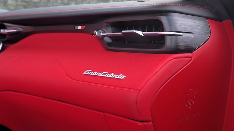 GranCabrio dashboard detail