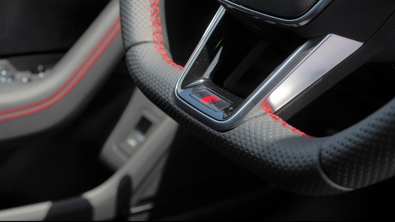 S6 steering wheel detail