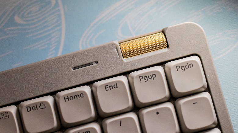 Lofree Flow Lite volume roller