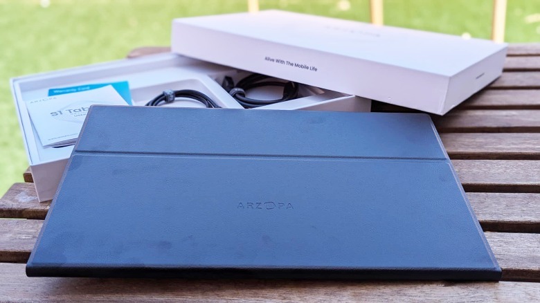 Arzopa S1 Table monitor unboxed