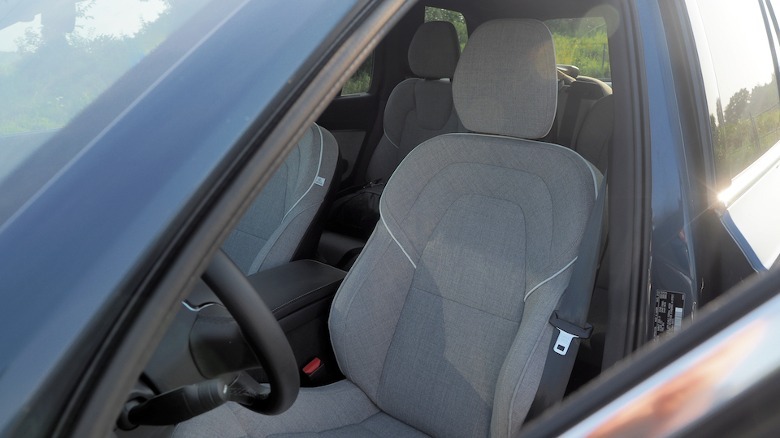 XC90 front seats