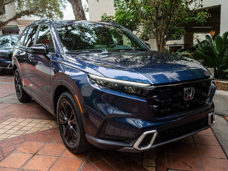 2023 Honda CR-V Hybrid line