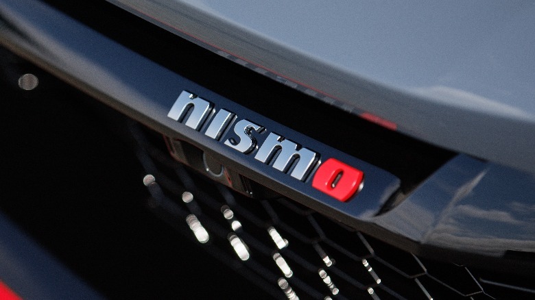 nissan z nismo badge