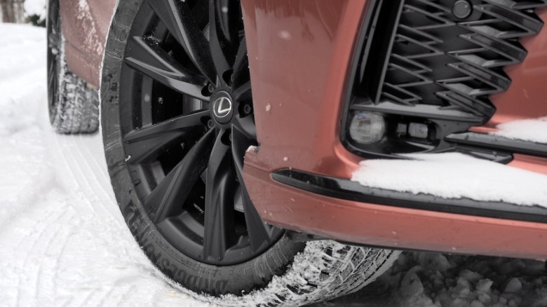 Lexus RX 500h F SPORT Performance front wheel close-up