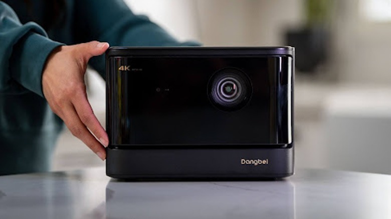 Dangbei projector in position