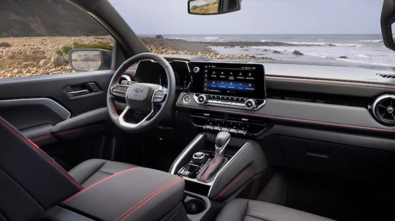2023 Chevrolet Colorado interior