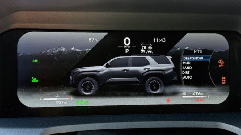 2025 Toyota 4Runner Trailhunter driver screen