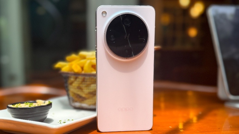 Rear face of Oppo Find X8 Ultra