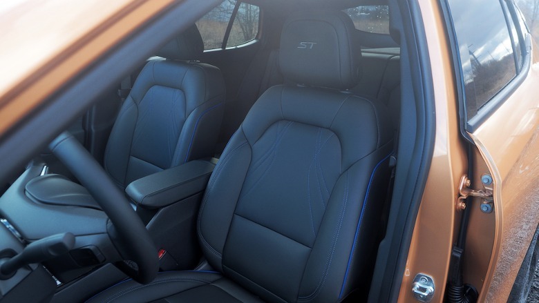 Front seats in Sport Touring