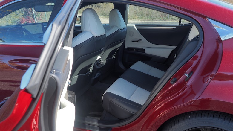 Rear seats in 2025 Lexus ES