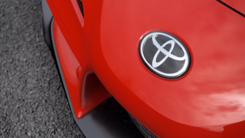 Toyota badge