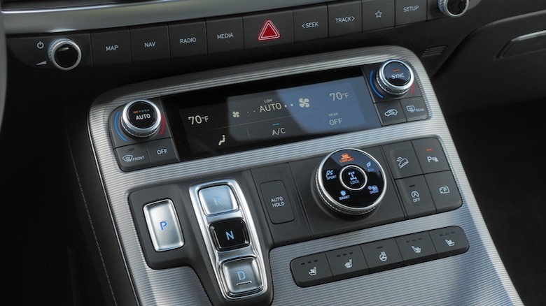 Palisade center console controls