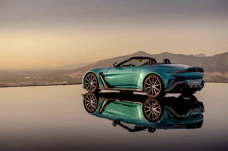 2023 Aston Martin V12 Vantage Roadster
