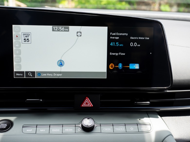 2025 Hyundai Elantra Hybrid touchscreen