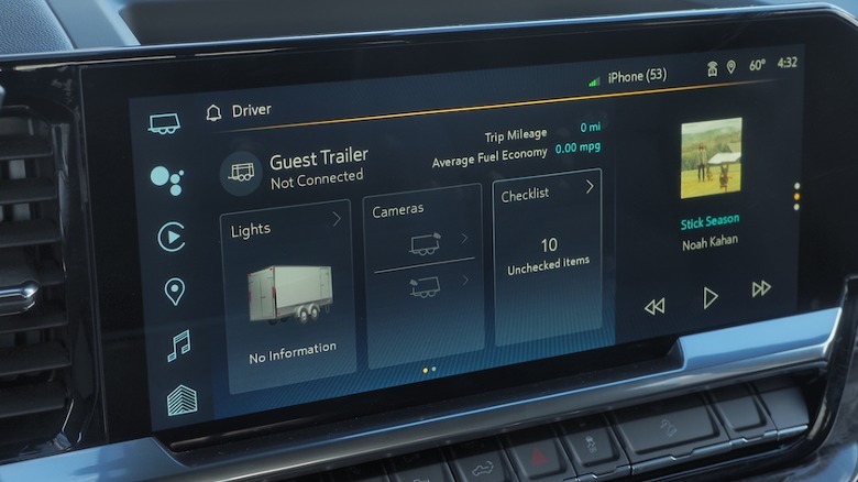Infotainment touchscreen showing trailer info